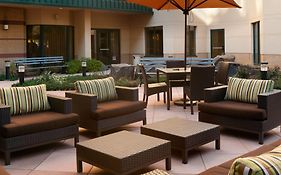 Courtyard By Marriott Jersey City Newport